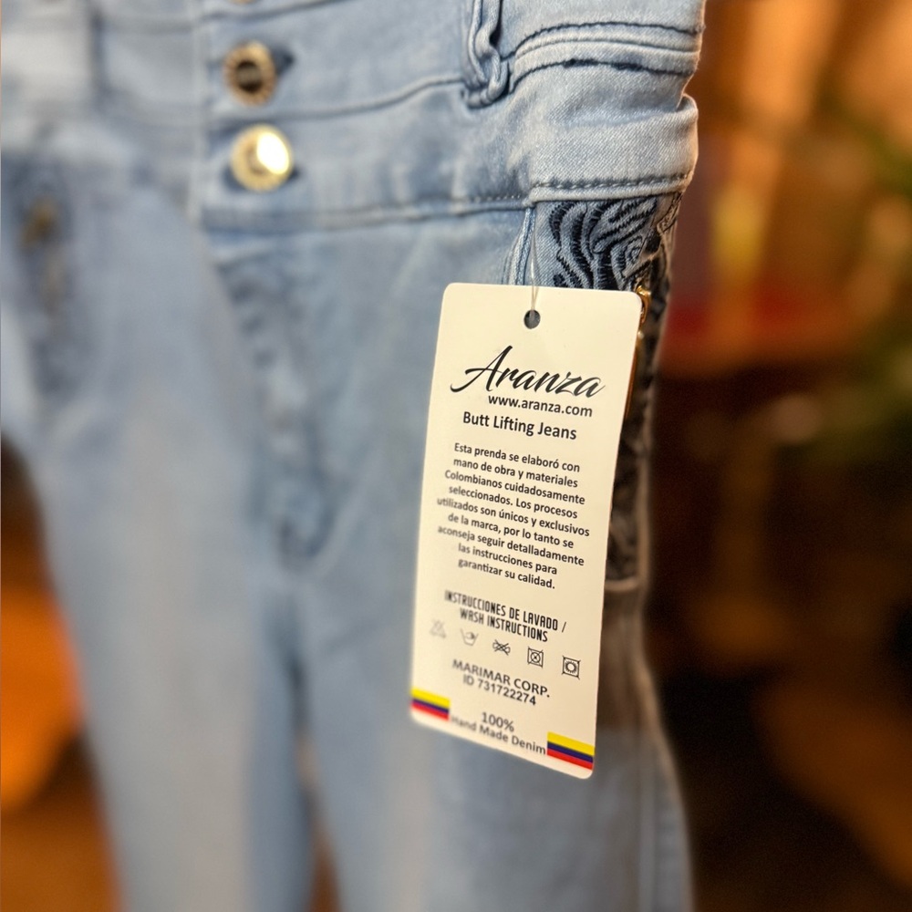 NWT Juniors Aranza Light Blue Skinny Jeans - Picture 5 of 7